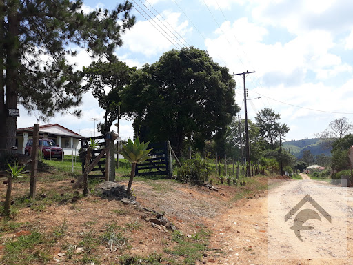 Chácara em Bairro Caminho das Águas - Tuiuti, SP