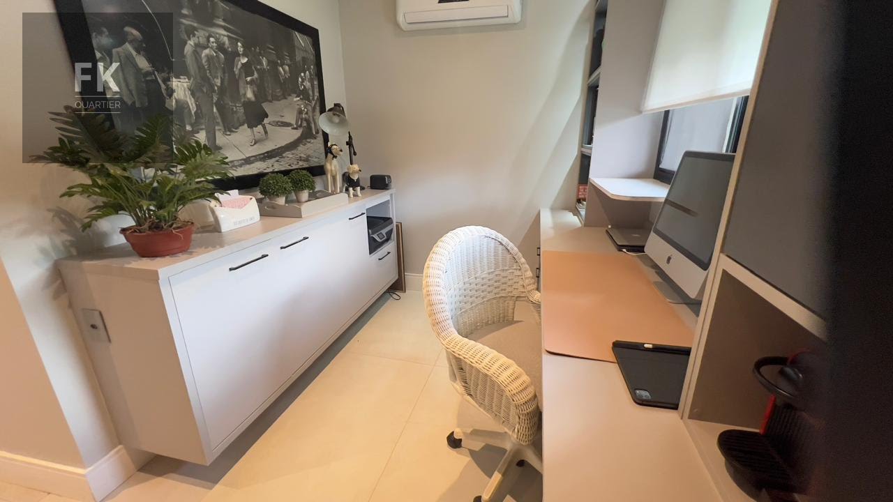 Casa à venda com 5 quartos, 4 suítes, 4 vagas e 300m² no Alphaville, Santana de Parnaíba (SP) — foto 17 de 30