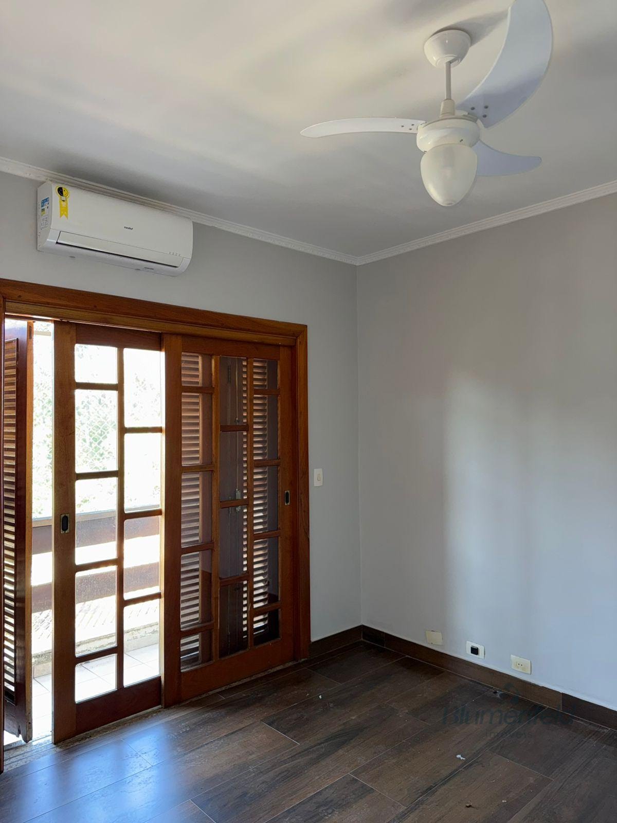 Casa para alugar com 4 quartos, 3 suítes, 2 vagas e 350m² no Arujá Country Club, Arujá (SP) — foto 16 de 30