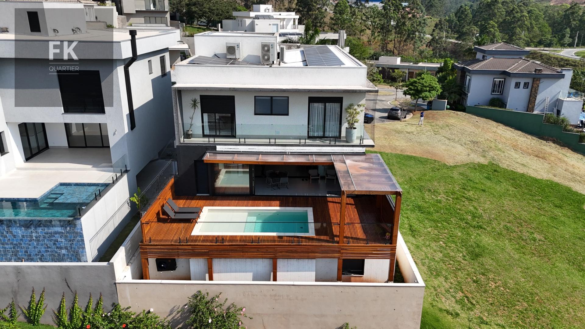Casa à venda com 4 quartos, 4 suítes, 6 vagas e 574m² no Cidade Tamboré, Santana de Parnaíba (SP) — foto 9 de 26