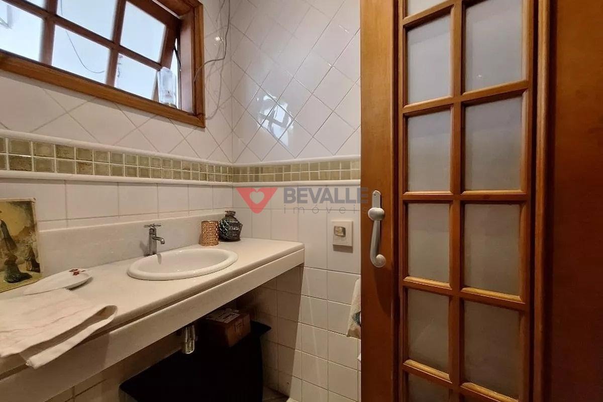 Casa à venda com 5 quartos, 2 suítes, 2 vagas e 250m² no Humaitá, Rio de Janeiro (RJ) — foto 25 de 29