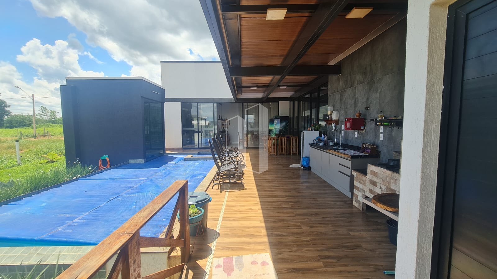 Casa à venda com 4 quartos, 4 suítes, 4 vagas e 271m² no Residencial Solar São Francisco II, Trindade (GO) — foto 6 de 30