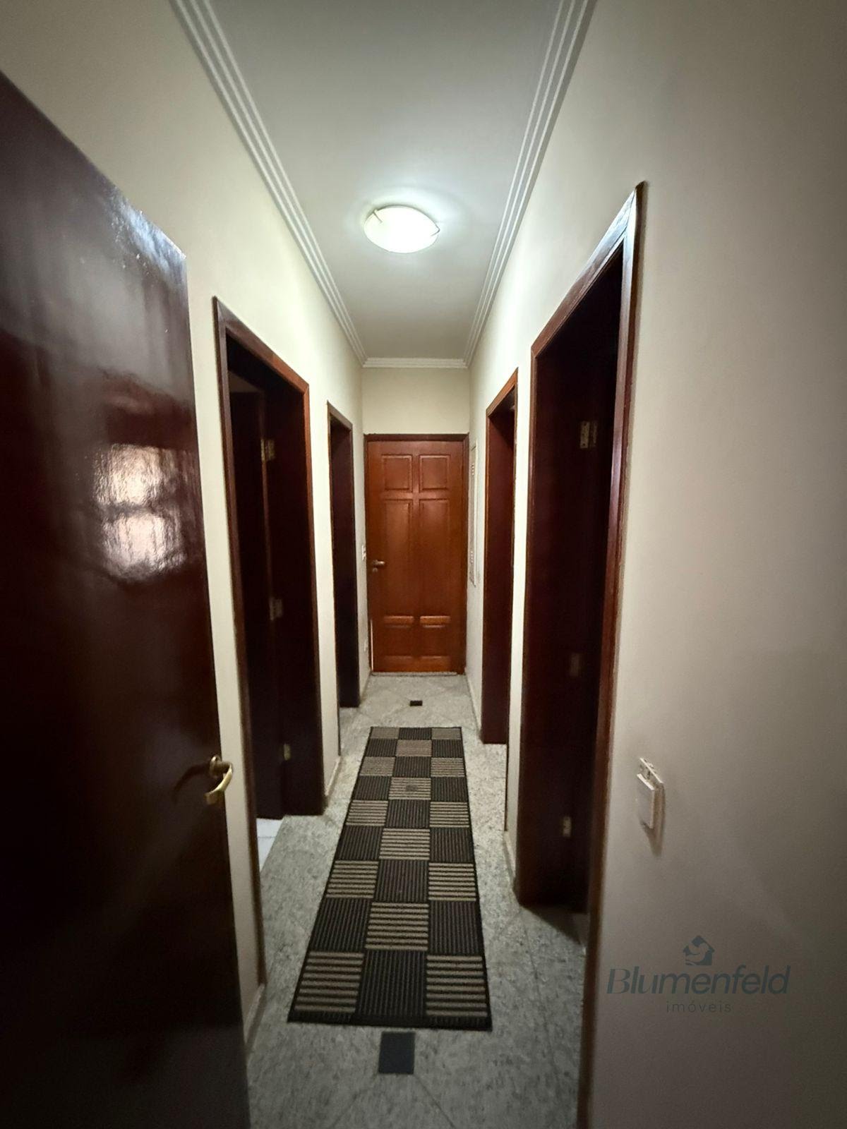Casa à venda com 3 suítes, 4 vagas e 369m² no Condominio Arujazinho I II III, Arujá (SP) — foto 16 de 30