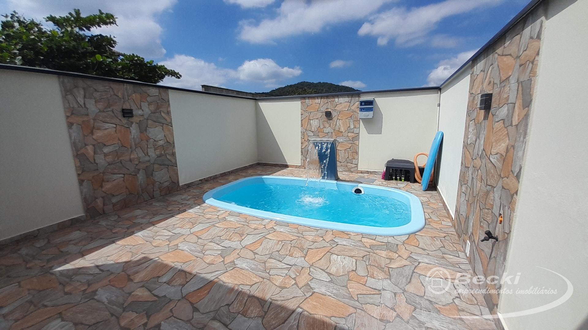 Casa à venda com 3 quartos, 1 suíte, 2 vagas e 108m² no São Marcos, Joinville (SC) — foto 14 de 21