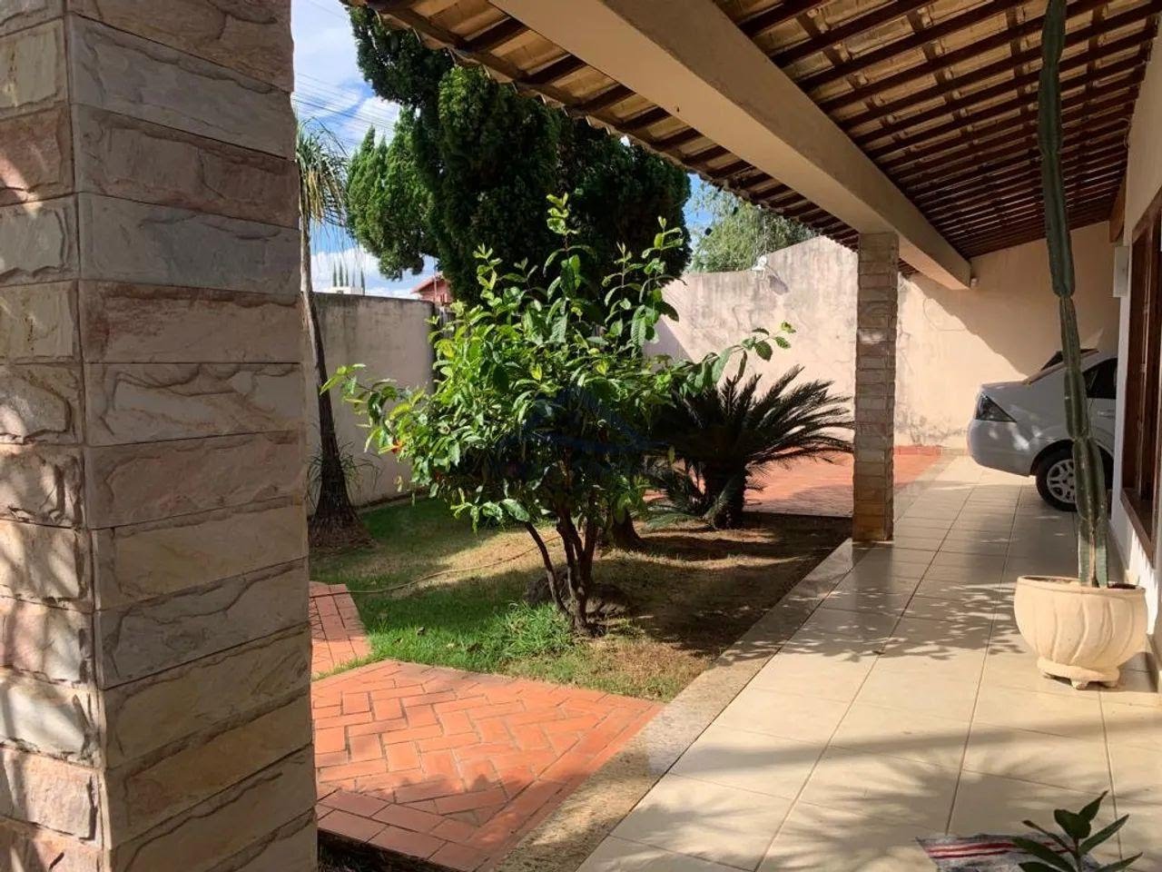 Casa à venda com 2 quartos, 1 suíte, 4 vagas e 450m² no Iporanga, Sete Lagoas (MG) — foto 2 de 13