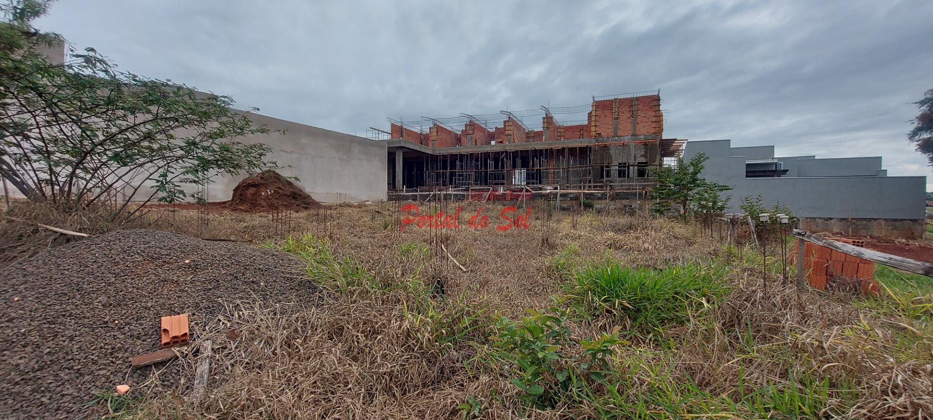 Terreno à venda com 270m² de terreno no Residencial Maria Thereza Rennó, Santo Antônio da Platina — foto principal
