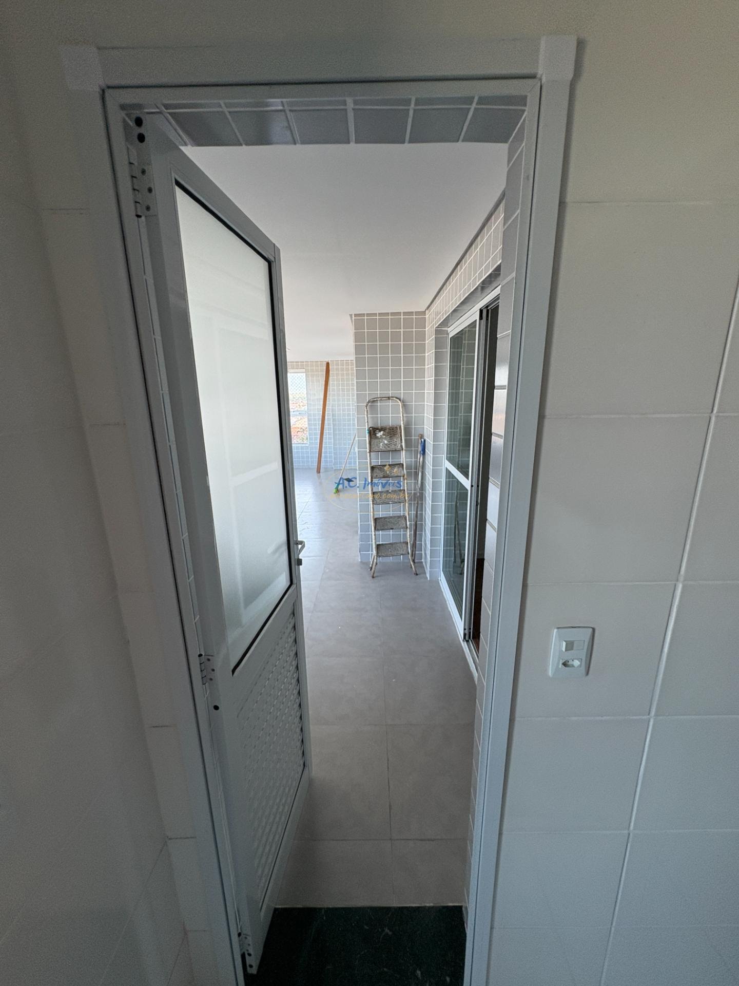 Apartamento à venda com 3 quartos, 1 suíte, 2 vagas e 112m² no Vilamar, Praia Grande (SP) — foto 9 de 30