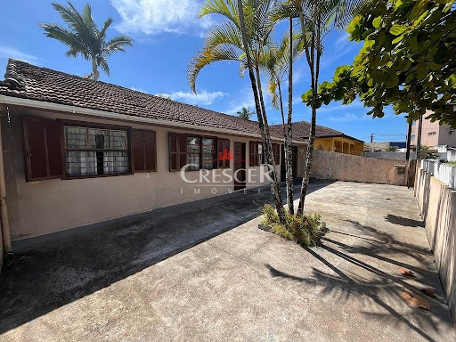 Casa de Alvenaria à venda no centro de Matinhos