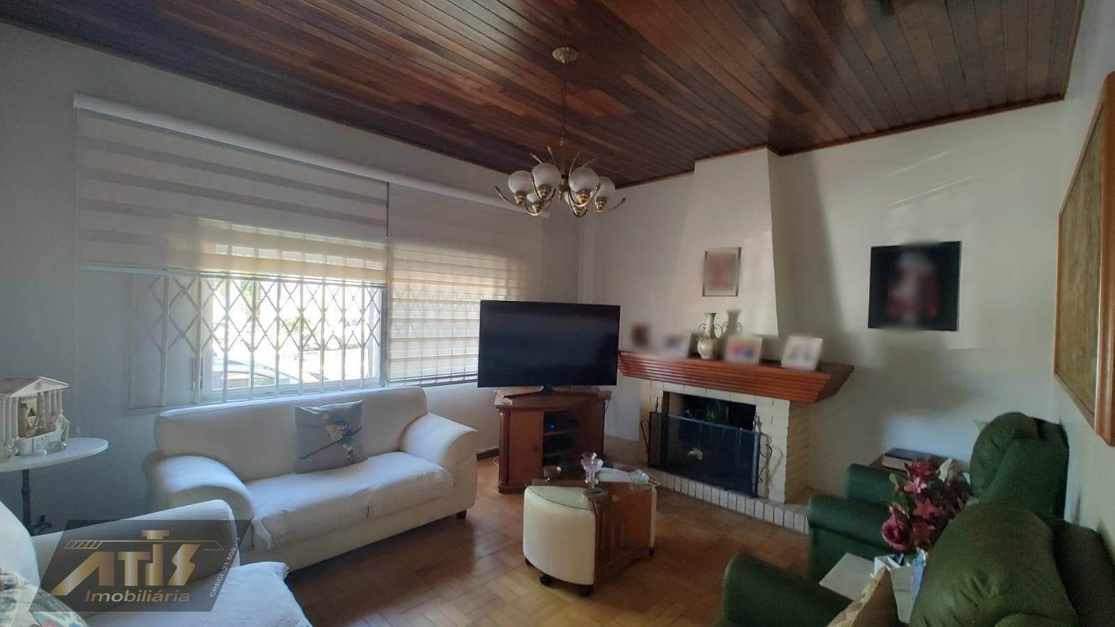 Sala de estar com lareira