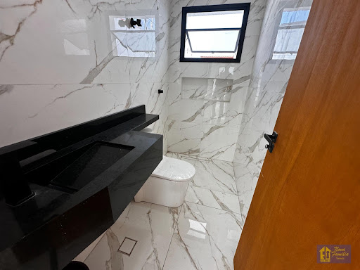 Sobrado à Venda em Vila Carmela III, Guarulhos, 3 Suítes, 125m²