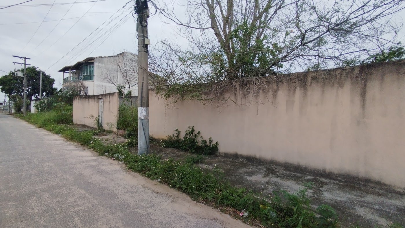 Terreno à venda com 720m² de terreno no Maria Turri, Rio das Ostras — foto principal