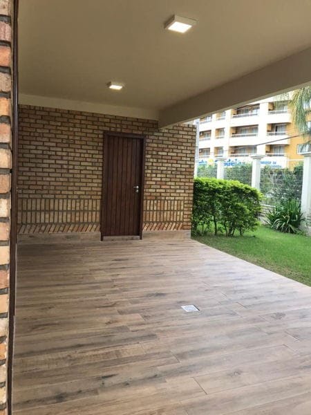 Casa à venda com 6 quartos, 4 suítes, 2 vagas e 194m² no Cachoeira do Bom Jesus, Florianópolis (SC) — foto 17 de 23