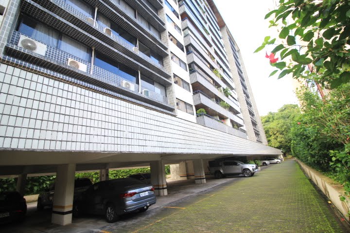 Apartamento à venda com 4 quartos, 2 suítes, 3 vagas e 241m² no Apipucos, Recife (PE) — foto 2 de 30