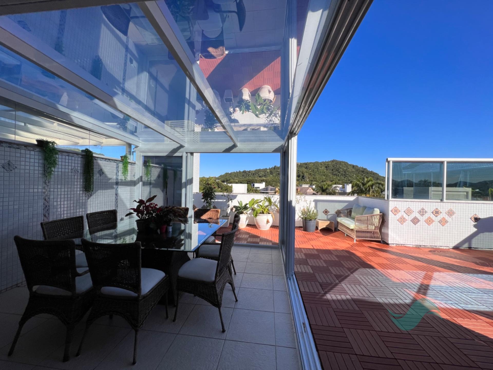 Cobertura à venda com 4 suítes, 3 vagas e 198m² no Jurerê, Florianópolis (SC) — foto 27 de 28