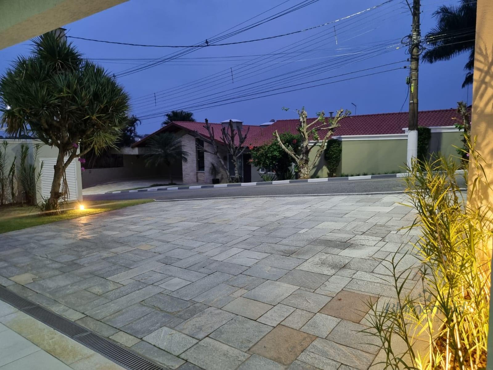Casa à venda com 5 quartos, 5 banheiros e 465m² no Condomínio Arujazinho IV, Arujá (SP) — foto 4 de 30