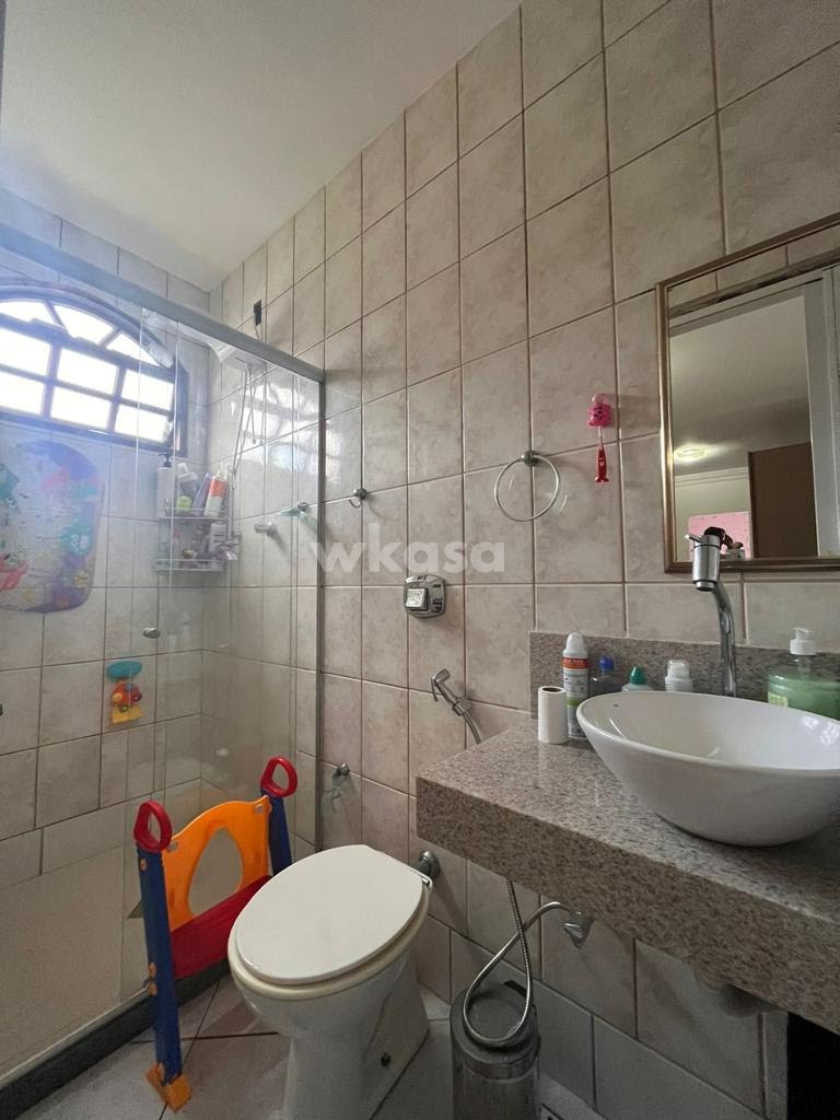 Casa à venda com 3 quartos, 2 suítes, 4 vagas e 240m² no Conjunto Carapina I, Serra (ES) — foto 13 de 24