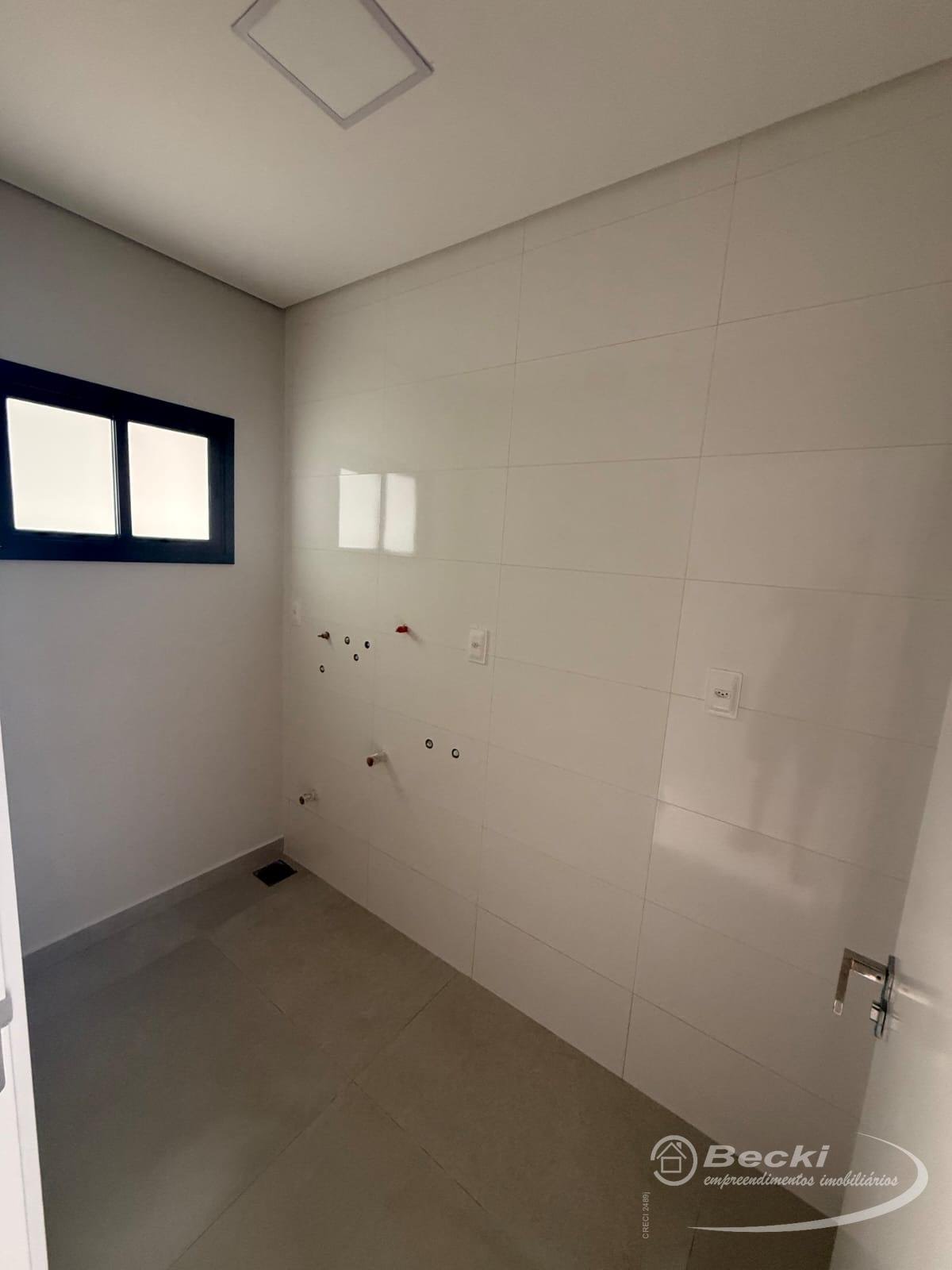 Casa à venda com 3 quartos, 1 suíte, 2 vagas e 179m² no América, Joinville (SC) — foto 12 de 19