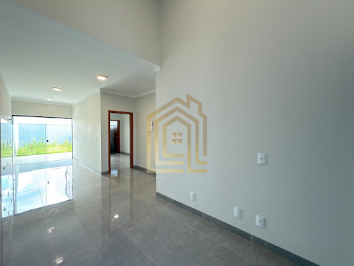 Descubra o prazer de viver no bairro Angra dos Reis, no bairro Cascavel, nesta charmosa casa à venda com 56m² de área útil. Com um projeto inteligente e funcional, o imóvel oferece 1 dormitório sen