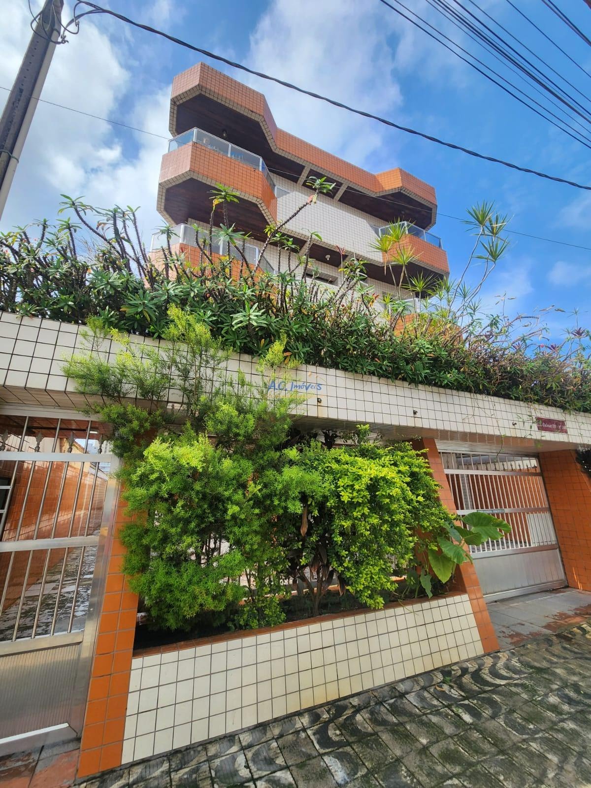 Apartamento à venda com 1 quarto, 1 banheiro, 1 vaga e 52m² no Vila Tupi, Praia Grande — foto principal