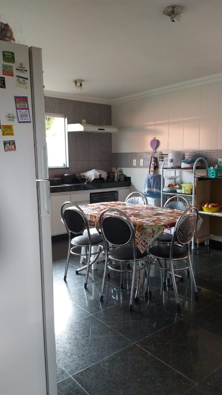 Casa à venda com 7 quartos, 3 suítes, 7 vagas e 220m² no Jaqueline, Belo Horizonte (MG) — foto 9 de 23