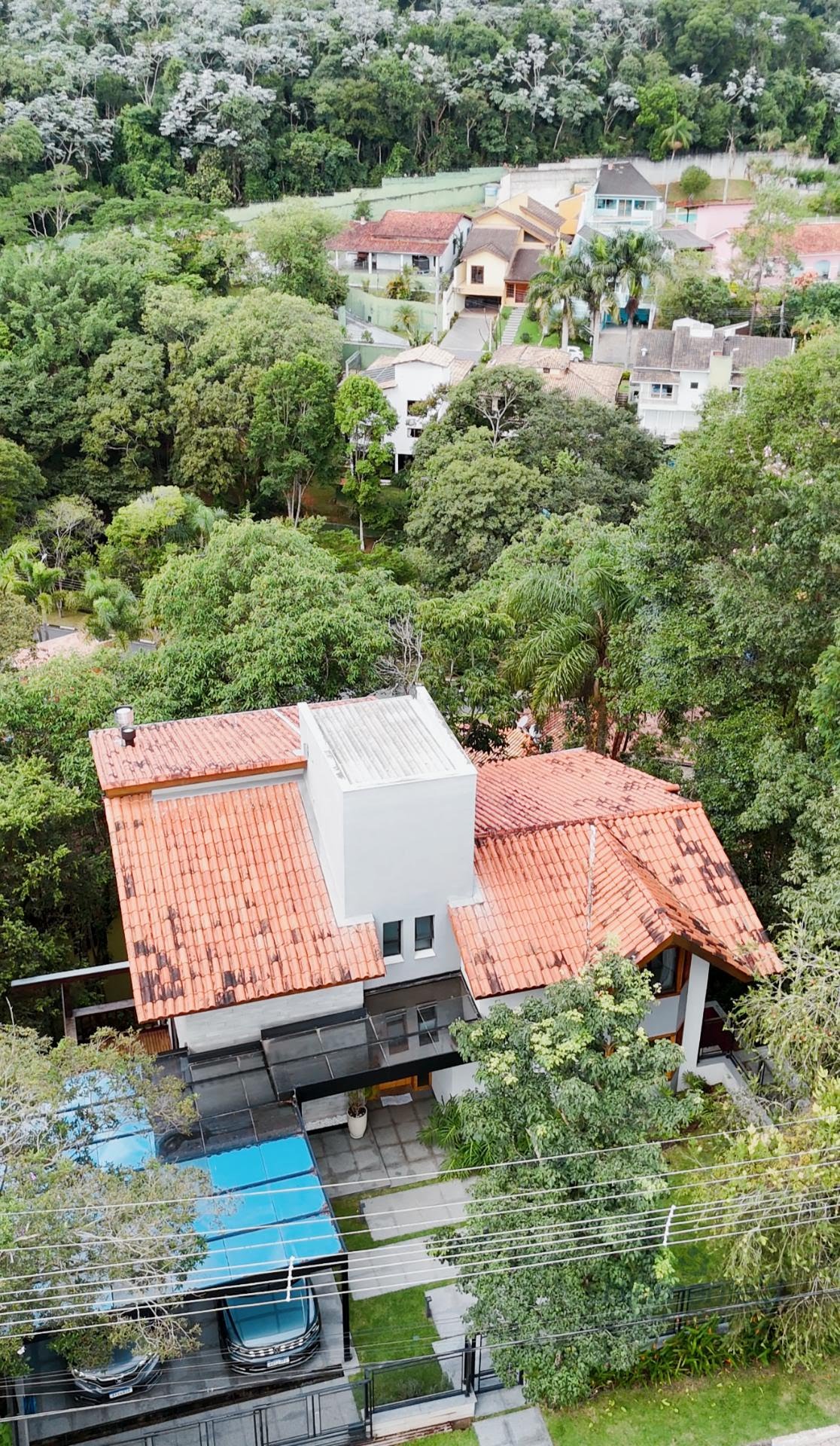 Casa à venda com 3 quartos, 4 suítes, 2 vagas e 400m² no Condomínio Country Club, Arujá (SP) — foto 2 de 30