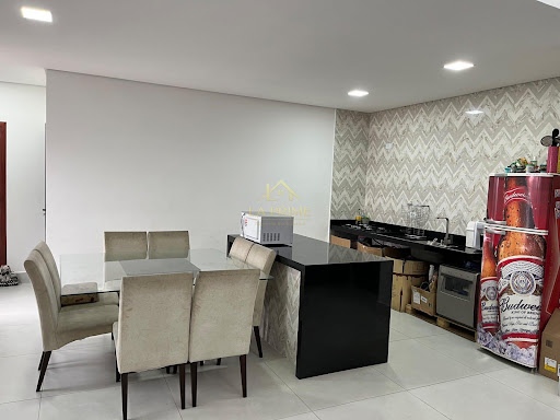 Casa em Condomínio no Lot. Dinora Rosa  em Sorocaba, 198m²,  03 dormitórios, 01 suíte , 04 vagas de garagem.