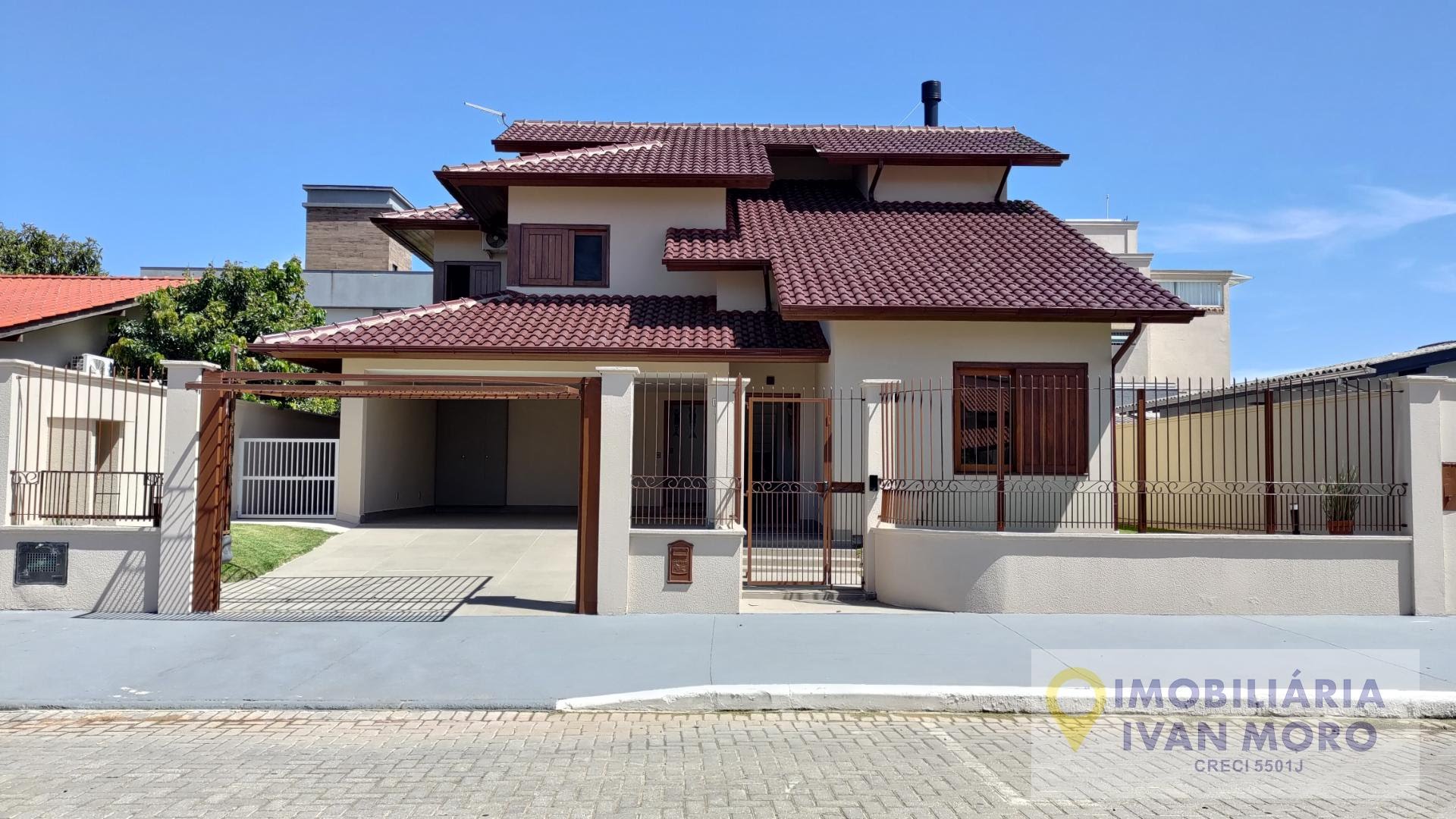 Casa para alugar com 3 quartos, 1 suíte, 4 vagas e 250m² no Daniela, Florianópolis (SC) — foto 2 de 30
