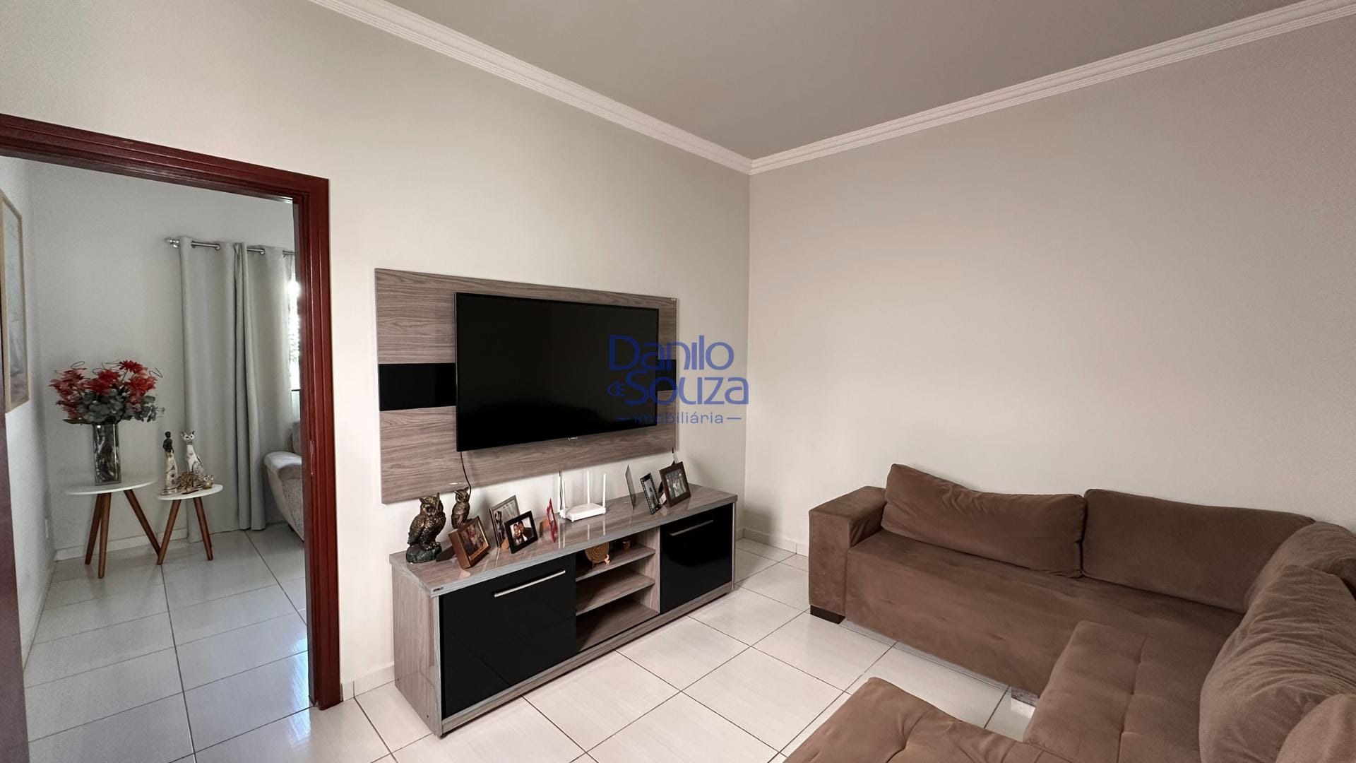 Casa à venda com 3 quartos, 1 suíte, 4 vagas e 174m² no Arasol, Araxá (MG) — foto 3 de 11