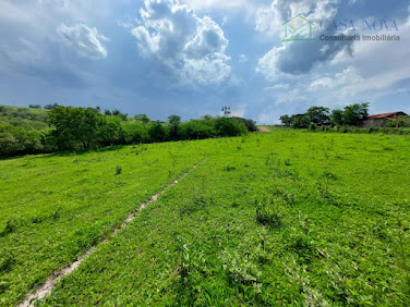 Terreno para chácara com área de preservação e lagoa no bairro Graminha - São Pedro: venda por R$ 400.000,00