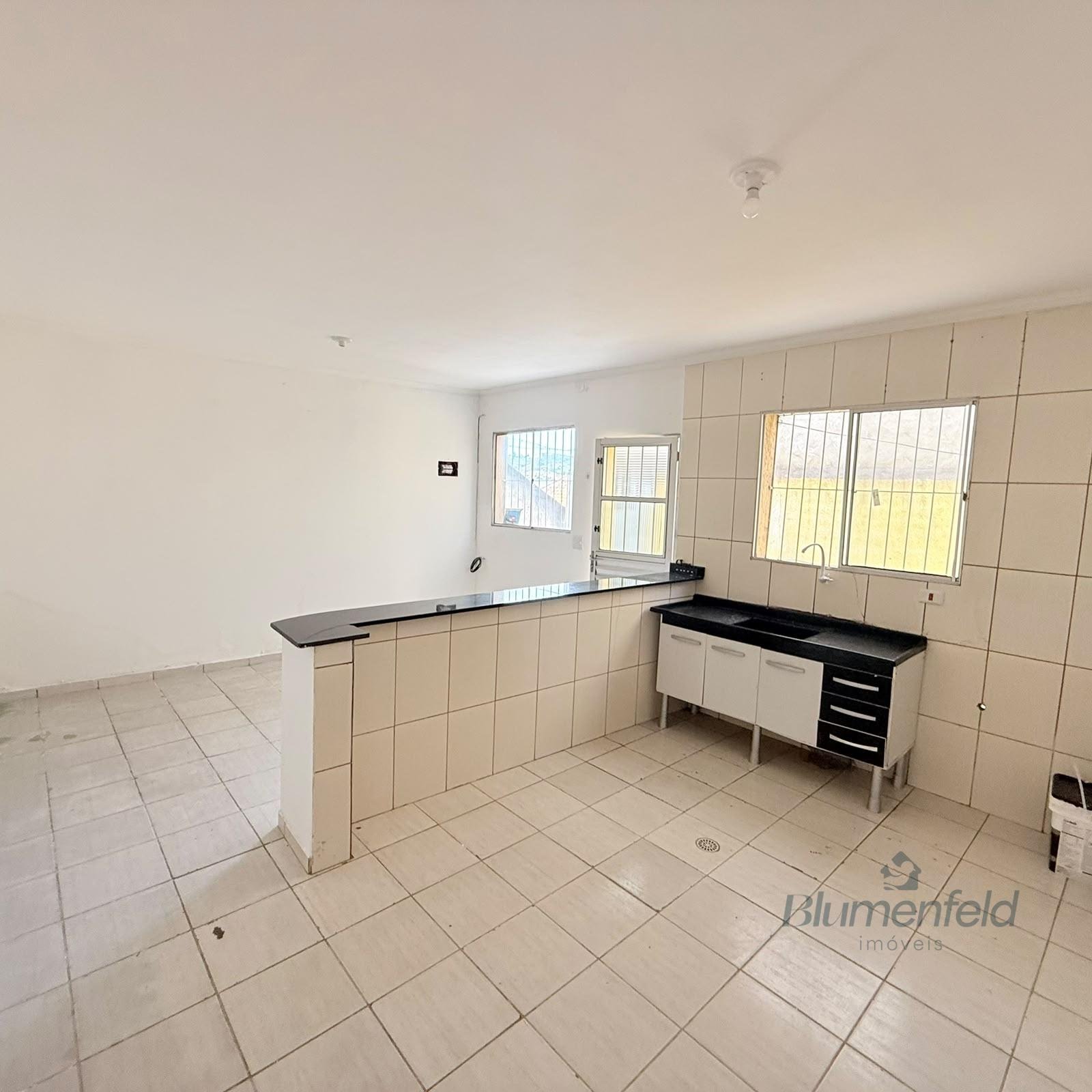 Casa para alugar com 1 quarto, 1 banheiro e 60m² no Parque Rodrigo Barreto, Arujá — foto principal