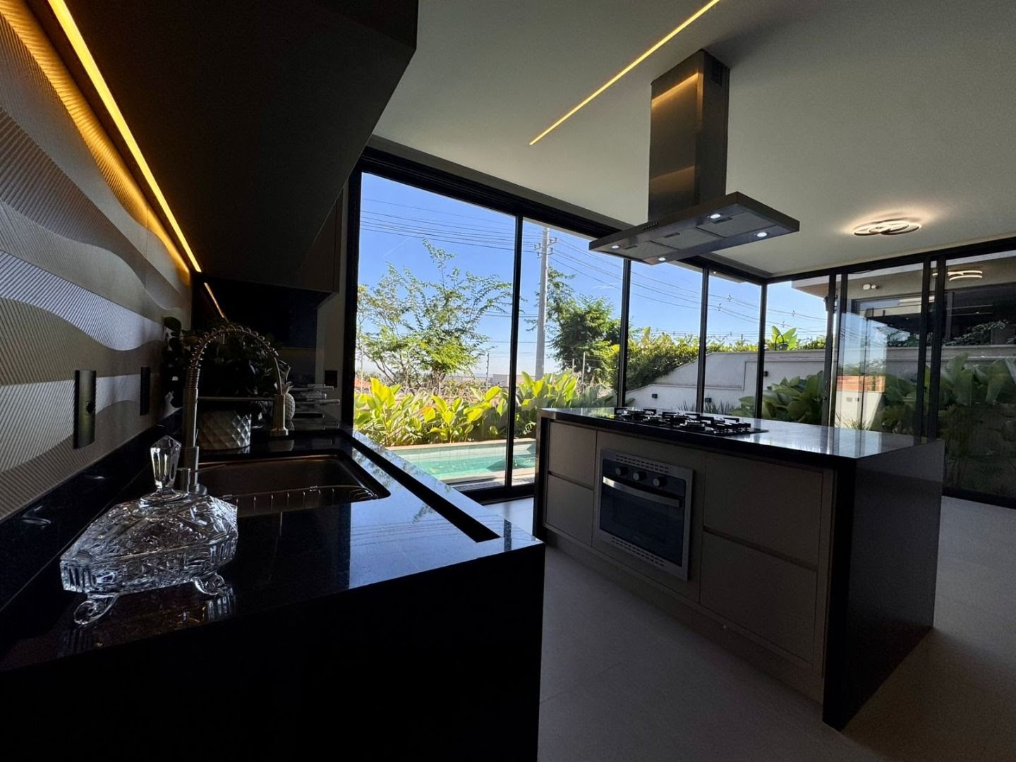 Casa à venda com 4 quartos, 4 suítes, 4 vagas e 261m² no Condomínio Terras de Florença, Ribeirão Preto (SP) — foto 13 de 30