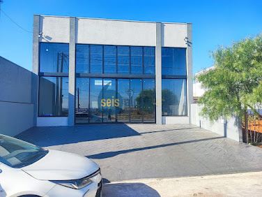 Salão Comercial para Locação em Jardim Alphacenter, SBO