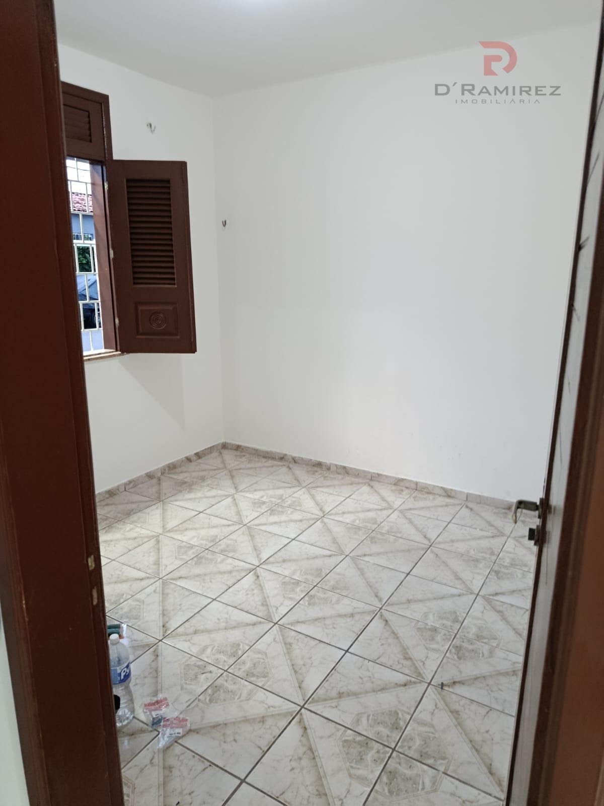 Casa à venda com 5 quartos, 1 suíte, 2 vagas e 250m² no Cohama, São Luís (MA) — foto 8 de 26