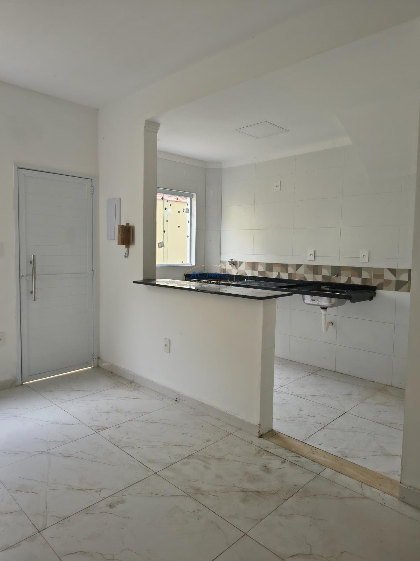 Casa à venda com 2 quartos, 1 banheiro, 1 vaga e 37m² no Jardim Melvi, Praia Grande — foto principal