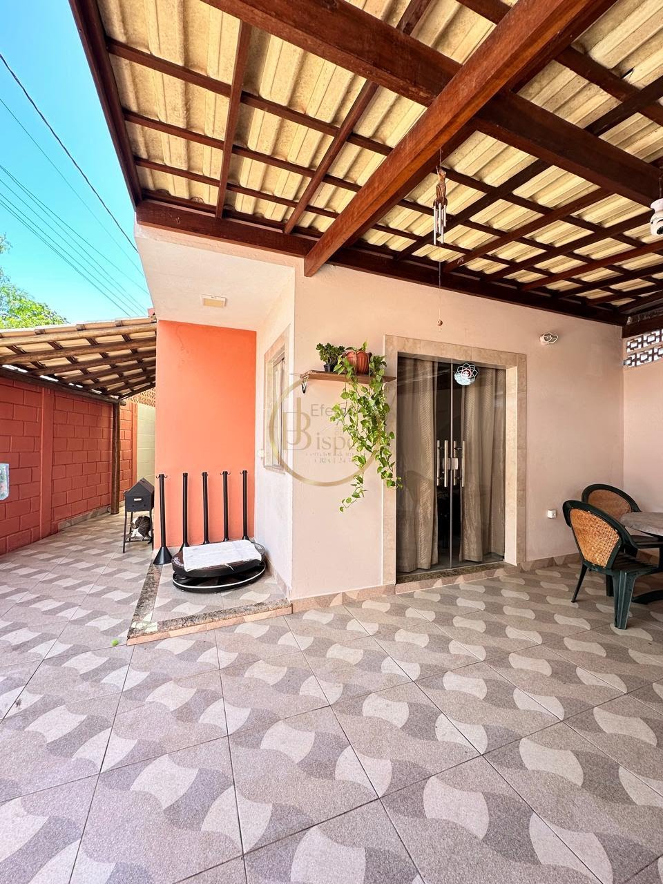 Casa à venda com 3 quartos, 1 suíte, 2 vagas e 110m² no Cambolo, Porto Seguro (BA) — foto 2 de 10