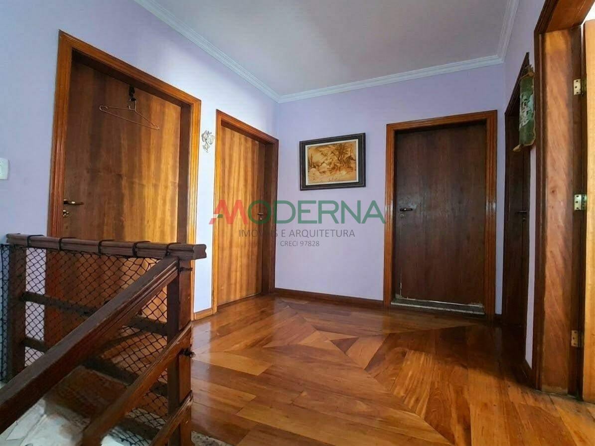 Casa à venda com 4 quartos, 1 suíte, 3 vagas e 300m² no Rudge Ramos, São Bernardo do Campo (SP) — foto 9 de 19