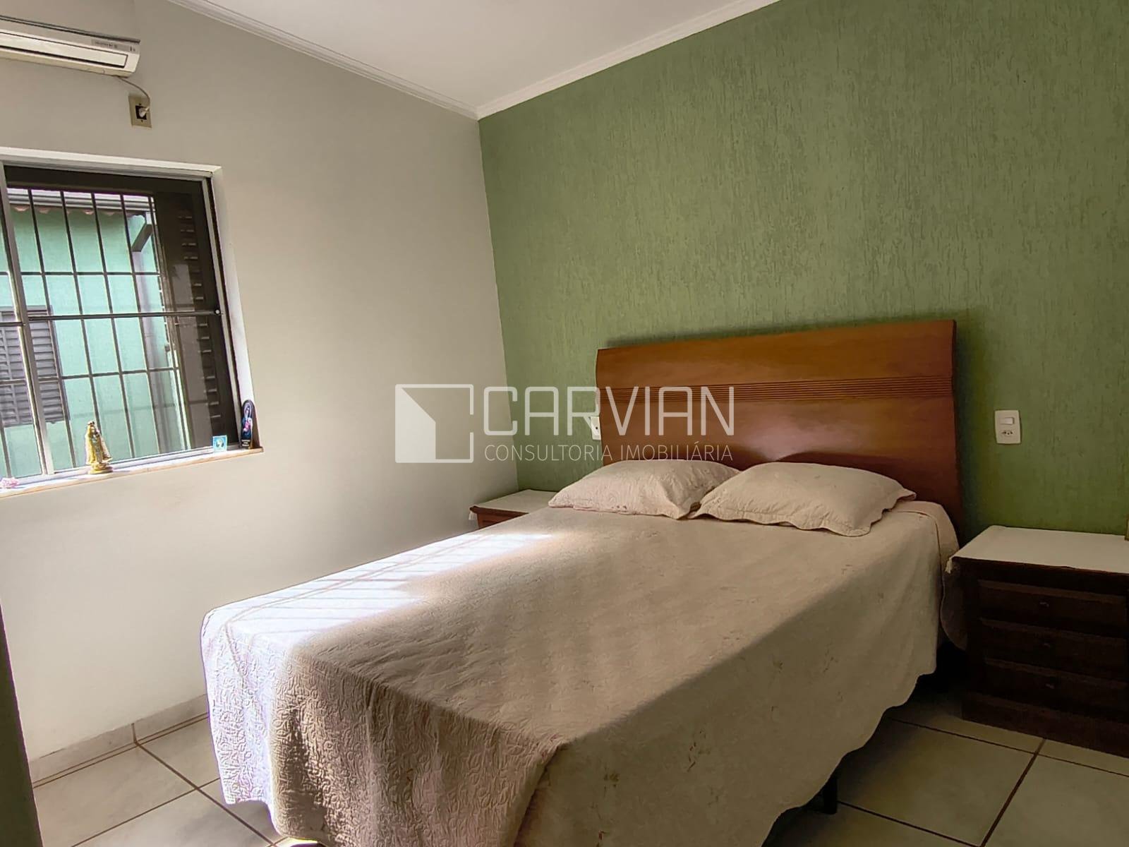 Casa à venda com 3 quartos, 1 suíte, 4 vagas e 209m² no Independência, Ribeirão Preto (SP) — foto 25 de 27