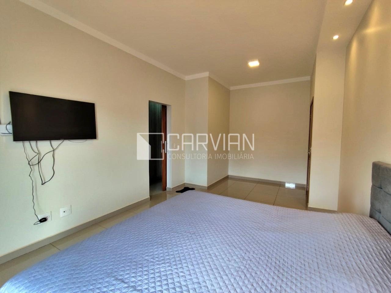 Casa à venda com 3 quartos, 3 suítes, 4 vagas e 226m² no Condomínio Guaporé, Ribeirão Preto (SP) — foto 25 de 30