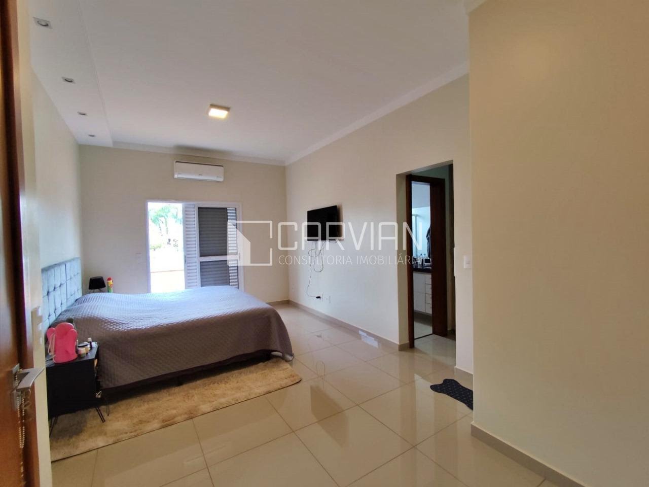 Casa à venda com 3 quartos, 3 suítes, 4 vagas e 226m² no Condomínio Guaporé, Ribeirão Preto (SP) — foto 9 de 30
