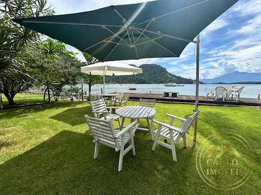 Casa Frente Mar para Temporada em Angra dos Reis / RJ no bairro Retiro