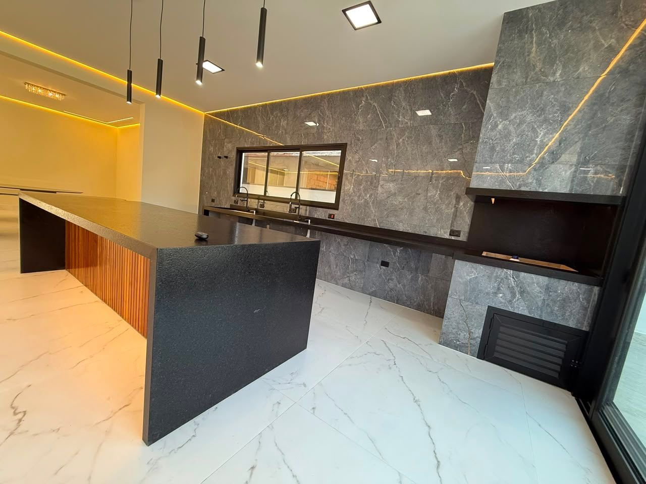 Casa à venda com 3 quartos e 285m² no Jardim Carolina, Ubatuba (SP) — foto 20 de 22