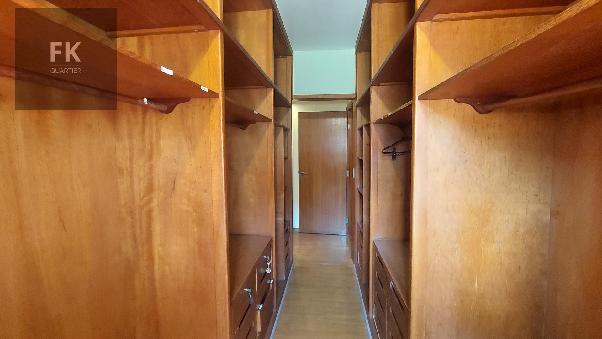 Casa à venda com 3 quartos, 1 suíte, 4 vagas e 275m² no Alphaville, Santana de Parnaíba (SP) — foto 16 de 30