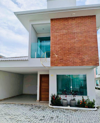 Casa 3 Suítes para Aluguel em Taperapuan, Porto Seguro – 100m²