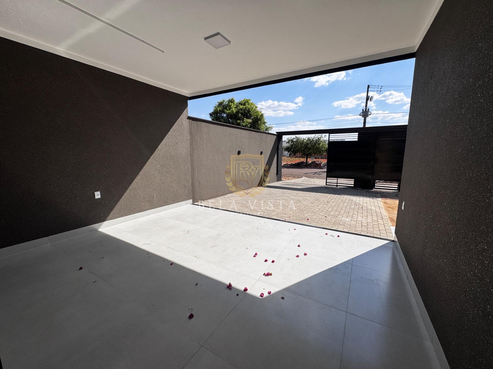 GARAGEM PARA 02 CARROS 