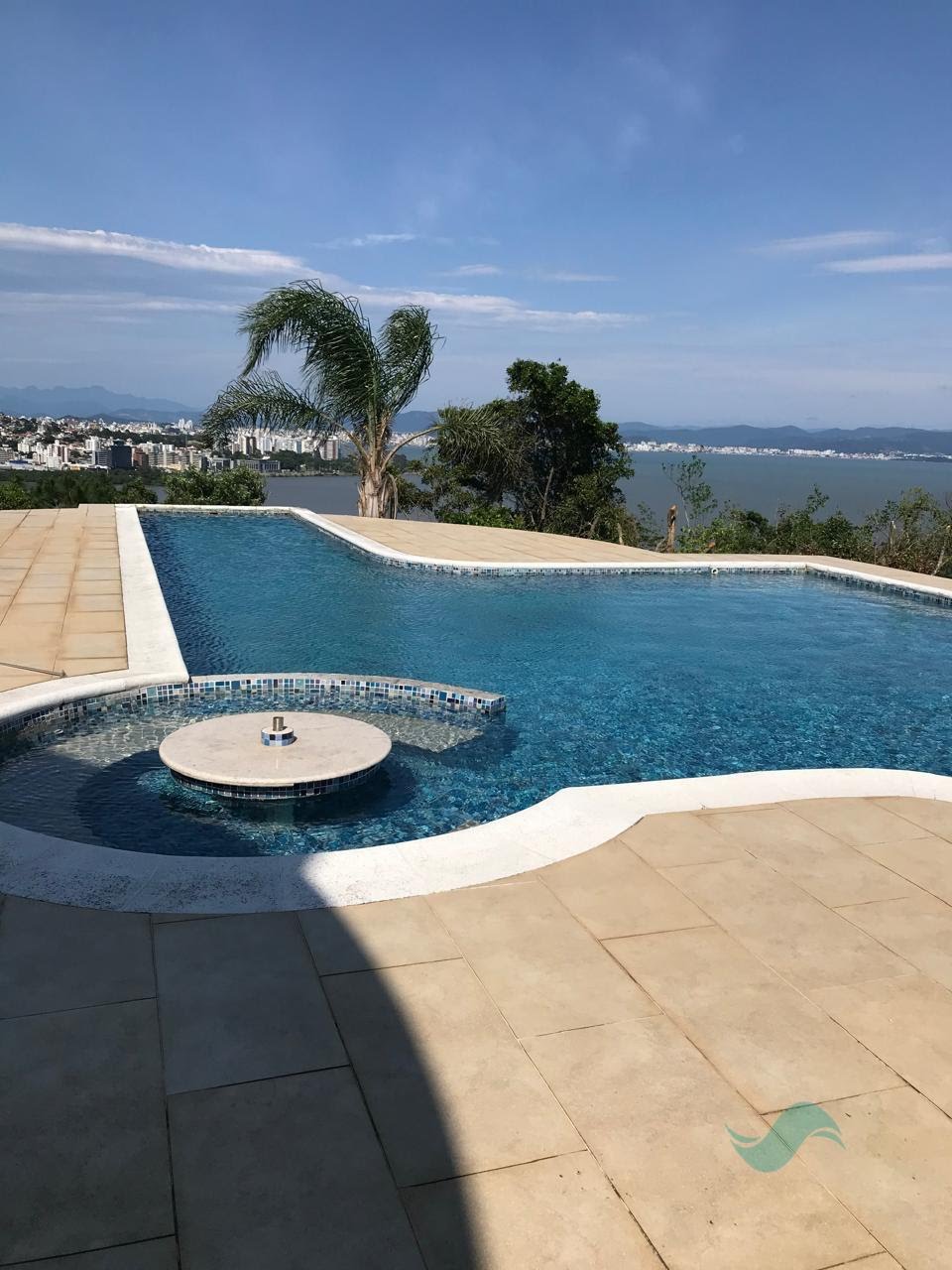 Casa à venda com 6 suítes, 3 vagas e 3400m² no João Paulo, Florianópolis (SC) — foto 20 de 27