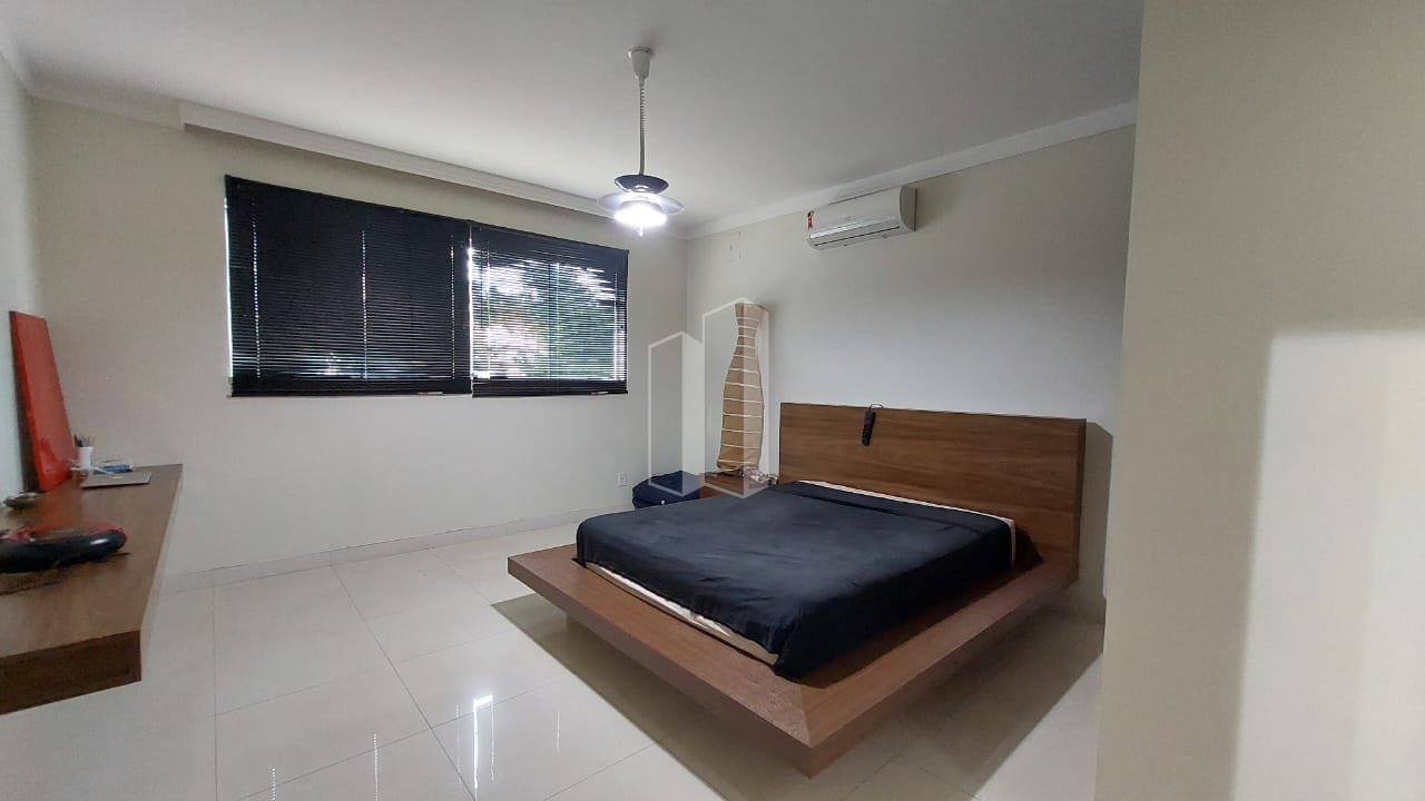 Casa à venda com 4 quartos, 4 suítes, 4 vagas e 211m² no Jardim América, Goiânia (GO) — foto 22 de 30