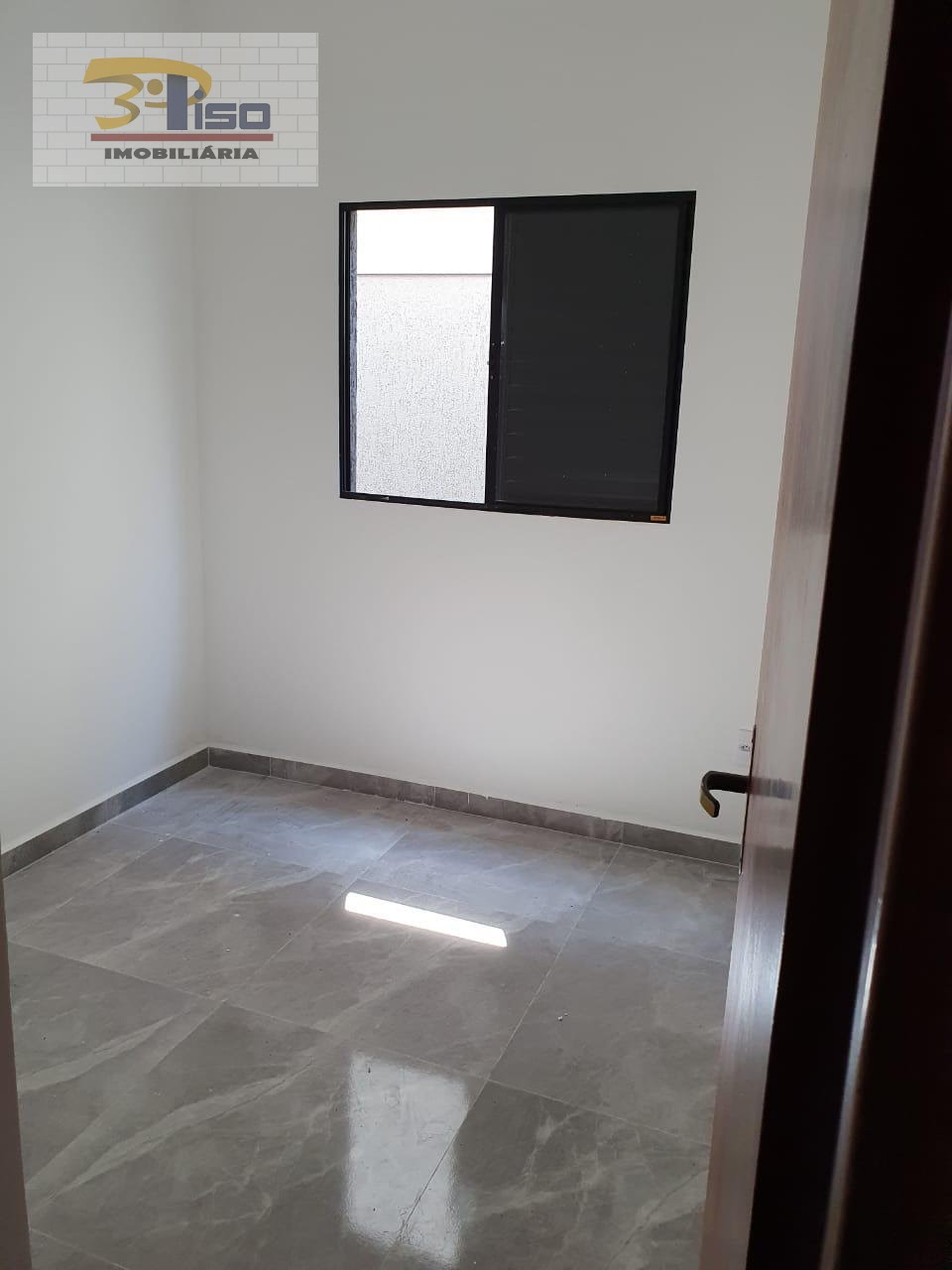 Dormitório 01.
