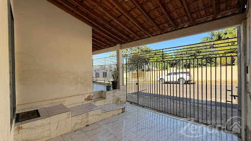 Casa à Venda em Vila Jardim, Adamantina - 2 Dormitórios