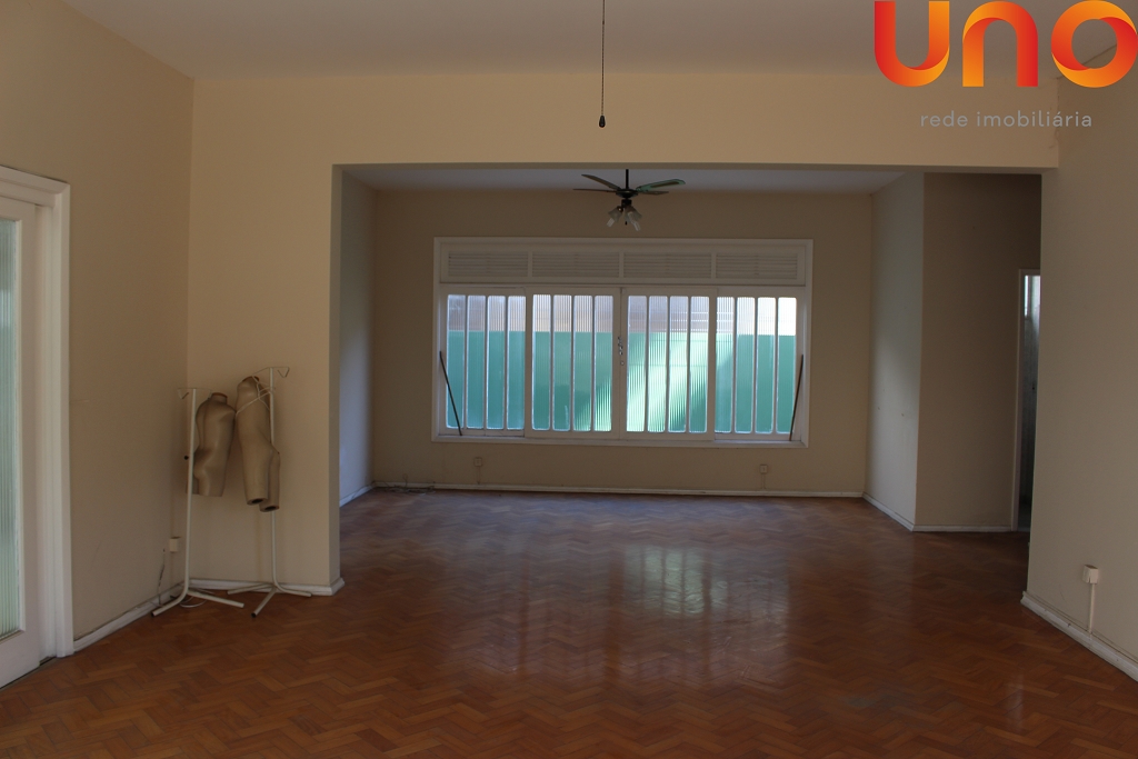 Casa para alugar com 4 quartos, 1 suíte, 4 vagas e 380m² no Parque Tamandaré, Campos dos Goytacazes (RJ) — foto 17 de 30
