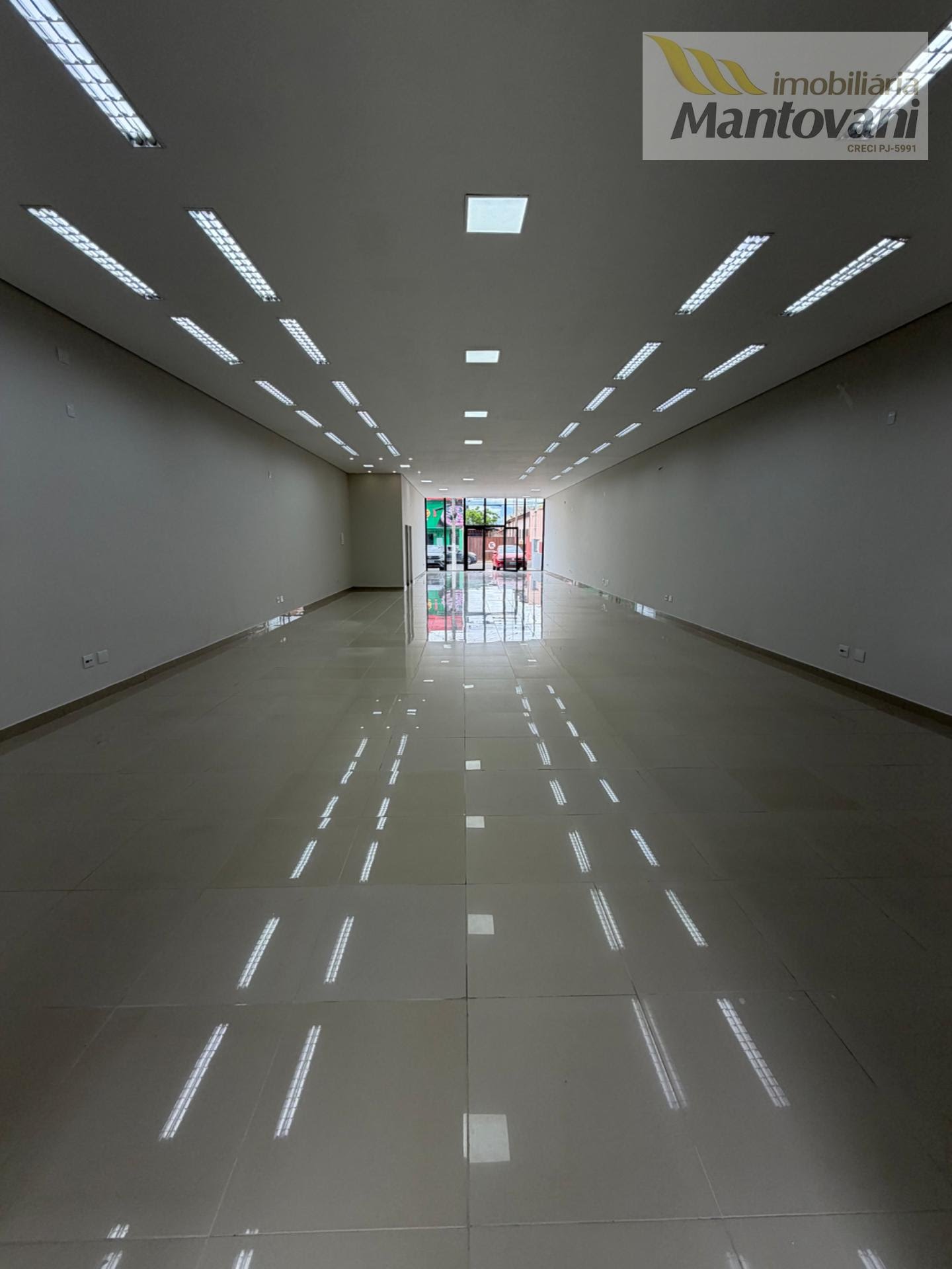 Comercial para alugar com 4 banheiros, 2 vagas e 250m² no Centro, Tatuí (SP) — foto 2 de 13